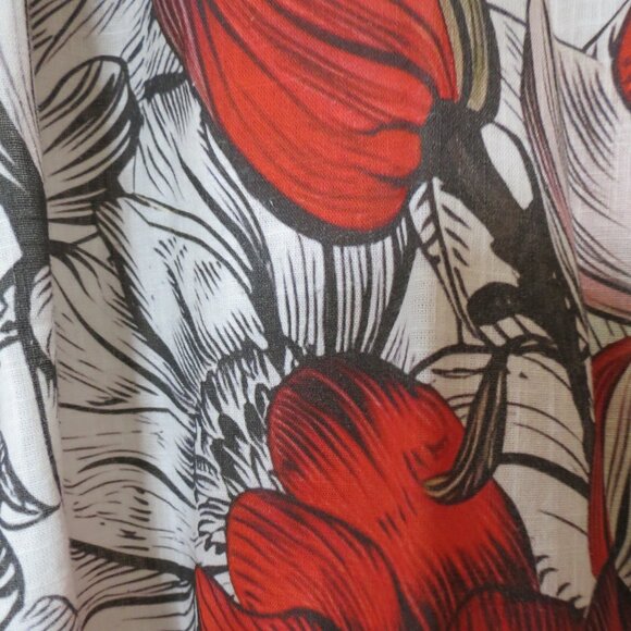Red floral print Hawaiian style men's shirt - Picture 5 of 6